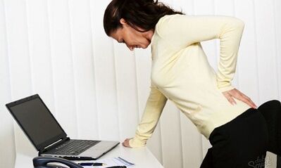 How is lumbosako chondrosis manifested